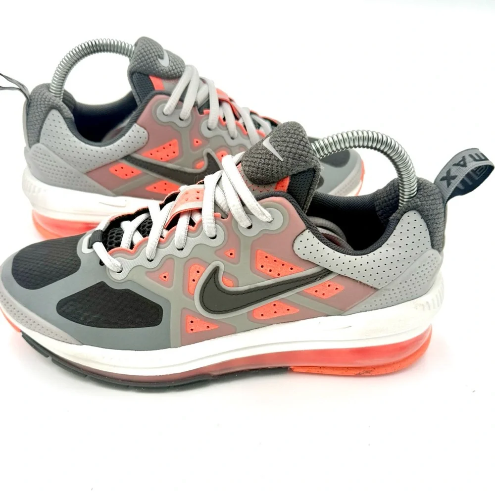 Nike Air‎ Max Genome Youth Size 5 Gray Orange Shoes CZ4652-004 great condition